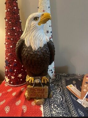 Patriotic Bald Eagle Statue - Brown, White & Gold